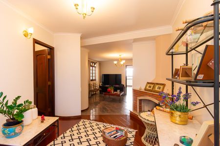 Casa à venda com 286m², 3 quartos e 6 vagas Casa à venda com 286m², 3 quartos e 6 vagasSala de Estar