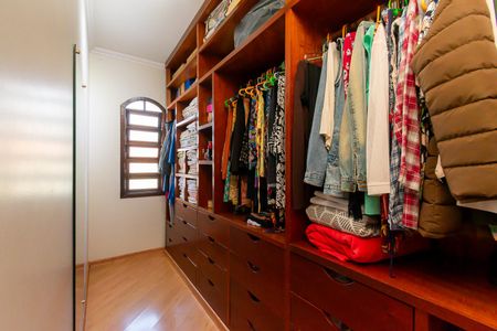 Casa à venda com 286m², 3 quartos e 6 vagas Casa à venda com 286m², 3 quartos e 6 vagasSuíte - Closet