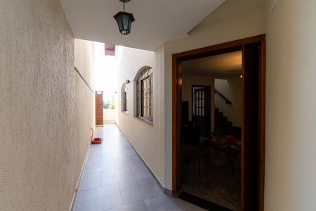 Casa à venda com 286m², 3 quartos e 6 vagas Casa à venda com 286m², 3 quartos e 6 vagasCorredor Externo