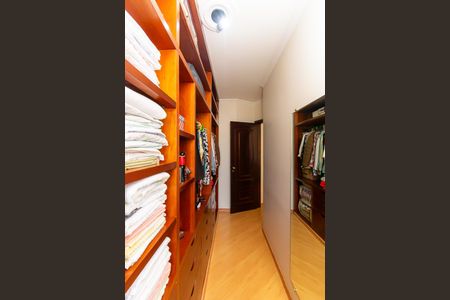 Casa à venda com 286m², 3 quartos e 6 vagas Casa à venda com 286m², 3 quartos e 6 vagasSuíte - Closet