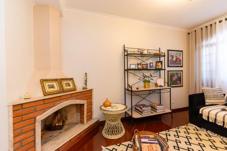 Casa à venda com 286m², 3 quartos e 6 vagas Casa à venda com 286m², 3 quartos e 6 vagasSala de Estar