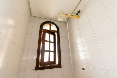 Casa à venda com 286m², 3 quartos e 6 vagas Casa à venda com 286m², 3 quartos e 6 vagasÁrea gourmet - Banheiro