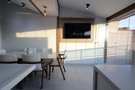 Apartamento à venda com 90m², 2 quartos e 1 vagaÁrea de Churrasco e Cozinha