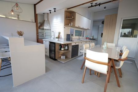 Apartamento à venda com 90m², 2 quartos e 1 vagaÁrea de Churrasco e Cozinha