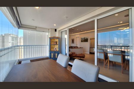 Apartamento à venda com 121m², 3 quartos e 2 vagasVaranda