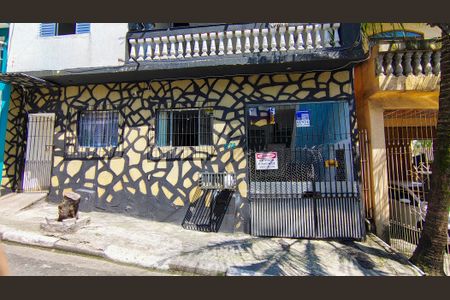 Casa para alugar com 300m², 4 quartos e 1 vaga Casa para alugar com 300m², 4 quartos e 1 vagaFachada