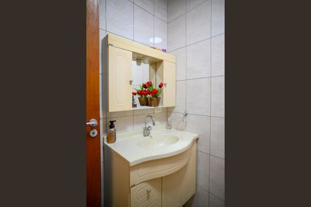 Casa à venda com 175m², 3 quartos e 2 vagas Casa à venda com 175m², 3 quartos e 2 vagasBanheiro Social