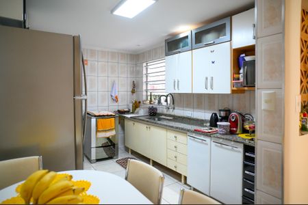 Casa à venda com 175m², 3 quartos e 2 vagas Casa à venda com 175m², 3 quartos e 2 vagasCozinha
