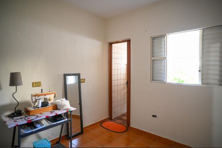 Casa à venda com 175m², 3 quartos e 2 vagas Casa à venda com 175m², 3 quartos e 2 vagasEdícula - Quarto