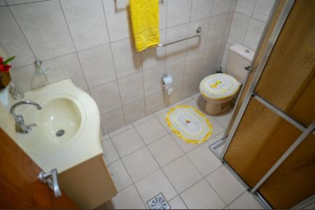 Casa à venda com 175m², 3 quartos e 2 vagas Casa à venda com 175m², 3 quartos e 2 vagasBanheiro Social