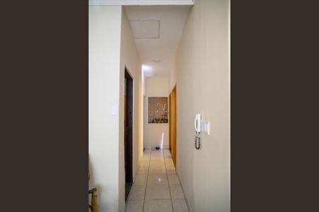 Casa à venda com 175m², 3 quartos e 2 vagas Casa à venda com 175m², 3 quartos e 2 vagasCorredor
