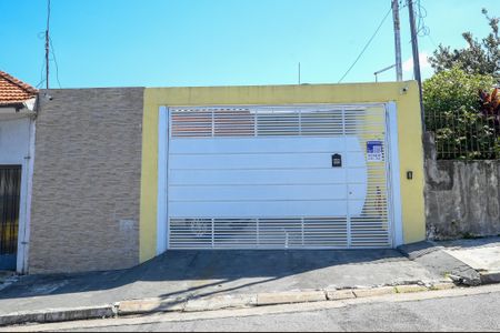 Casa à venda com 175m², 3 quartos e 2 vagas Casa à venda com 175m², 3 quartos e 2 vagasFachada