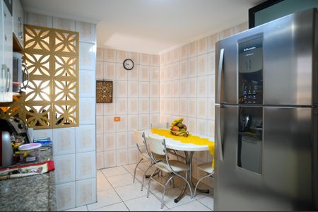 Casa à venda com 175m², 3 quartos e 2 vagas Casa à venda com 175m², 3 quartos e 2 vagasCozinha