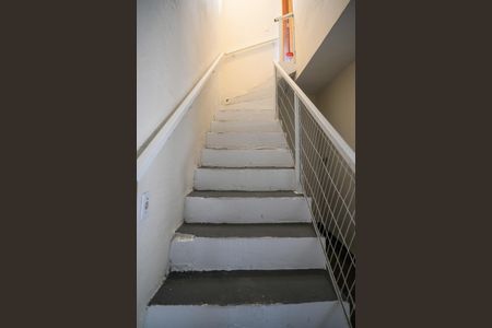Casa à venda com 175m², 3 quartos e 2 vagas Casa à venda com 175m², 3 quartos e 2 vagasEscada para Quarto 3 - Suite