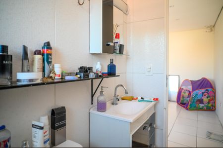 Casa à venda com 175m², 3 quartos e 2 vagas Casa à venda com 175m², 3 quartos e 2 vagasBanheiro Quarto 3 - Suite
