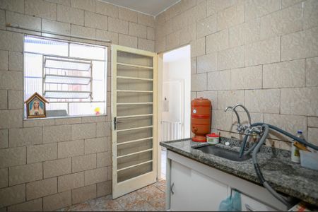Casa à venda com 175m², 3 quartos e 2 vagas Casa à venda com 175m², 3 quartos e 2 vagasEdícula - Sala/Cozinha