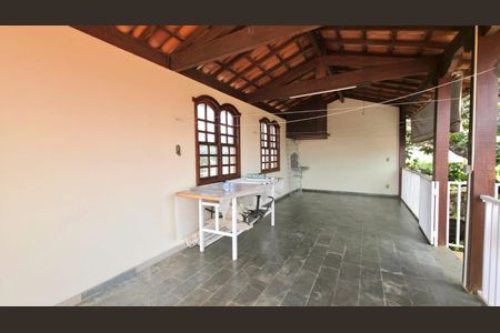 Casa à venda com 447m², 5 quartos e 4 vagas