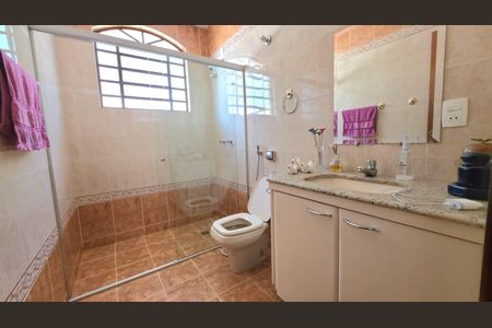 Casa à venda com 447m², 5 quartos e 4 vagas