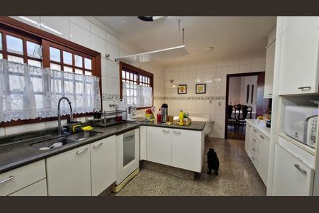 Casa à venda com 483m², 5 quartos e 5 vagas