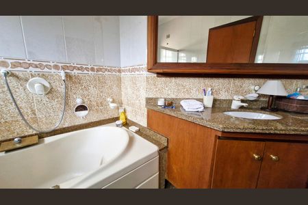 Casa à venda com 483m², 5 quartos e 5 vagas