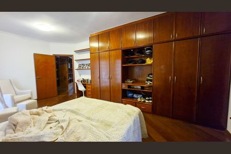 Casa à venda com 483m², 5 quartos e 5 vagas