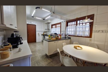 Casa à venda com 483m², 5 quartos e 5 vagas