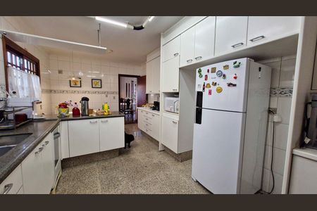 Casa à venda com 483m², 5 quartos e 5 vagas