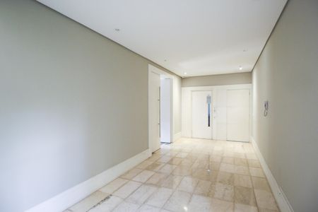 Apartamento à venda com 150m², 2 quartos e 2 vagasHall