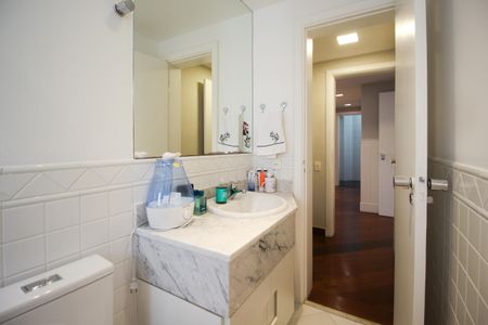 Apartamento à venda com 150m², 2 quartos e 2 vagasBanheiro da Suíte 2