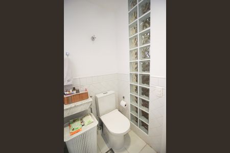 Apartamento à venda com 150m², 2 quartos e 2 vagasBanheiro da Suíte 1 