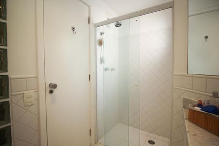 Apartamento à venda com 150m², 2 quartos e 2 vagasBanheiro da Suíte 1 