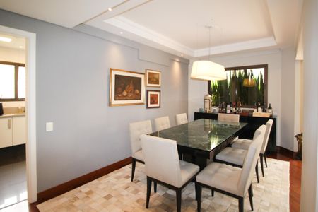Apartamento à venda com 150m², 2 quartos e 2 vagasSala