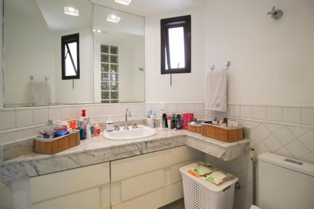 Apartamento à venda com 150m², 2 quartos e 2 vagasBanheiro da Suíte 1 