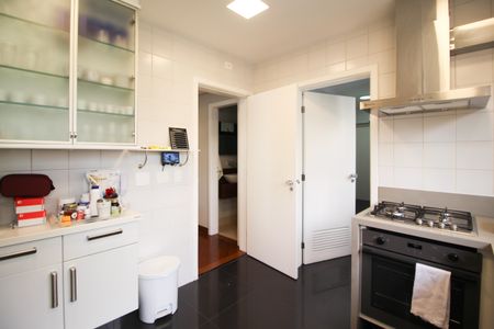 Apartamento à venda com 150m², 2 quartos e 2 vagasCozinha