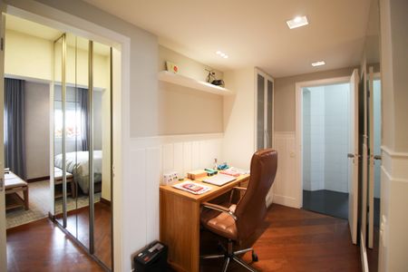 Apartamento à venda com 150m², 2 quartos e 2 vagasCorredor