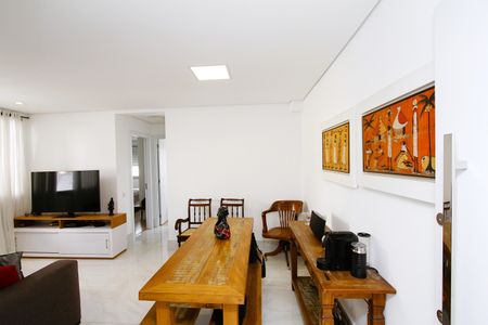 Apartamento à venda com 60m², 2 quartos e 2 vagasSala