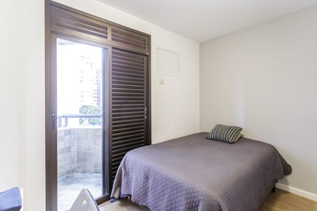 Apartamento à venda com 125m², 3 quartos e 2 vagasQuarto 2