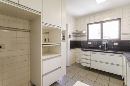 Apartamento à venda com 125m², 3 quartos e 2 vagasCozinha