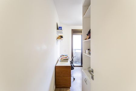 Apartamento à venda com 125m², 3 quartos e 2 vagasQuarto 2