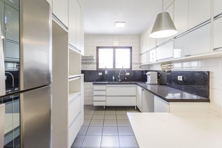 Apartamento à venda com 125m², 3 quartos e 2 vagasCozinha