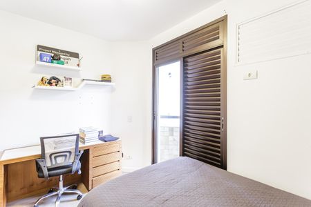Apartamento à venda com 125m², 3 quartos e 2 vagasQuarto 2