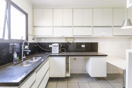 Apartamento à venda com 125m², 3 quartos e 2 vagasCozinha