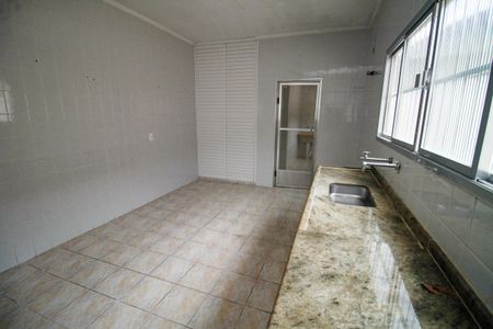 Casa para alugar com 140m², 3 quartos e 2 vagas