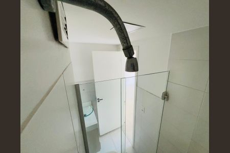 Apartamento para alugar com 48m², 2 quartos e 1 vaga Apartamento para alugar com 48m², 2 quartos e 1 vagaBanheiro