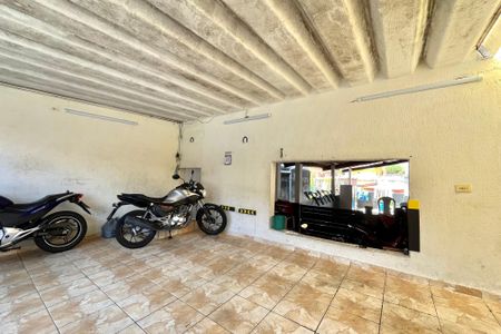Casa à venda com 110m², 4 quartos e 2 vagas Casa à venda com 110m², 4 quartos e 2 vagasGaragem