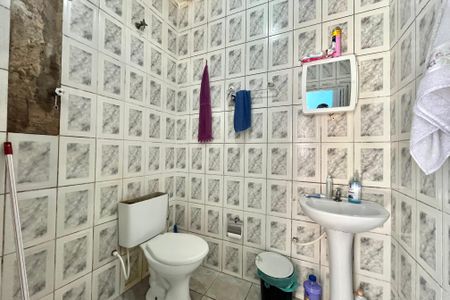 Casa à venda com 110m², 4 quartos e 2 vagas Casa à venda com 110m², 4 quartos e 2 vagasBanheiro 1