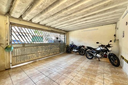 Casa à venda com 110m², 4 quartos e 2 vagas Casa à venda com 110m², 4 quartos e 2 vagasGaragem