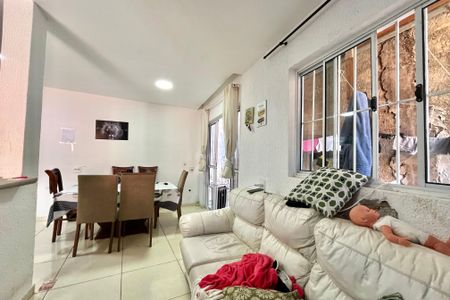 Casa à venda com 110m², 4 quartos e 2 vagas Casa à venda com 110m², 4 quartos e 2 vagasSala 2