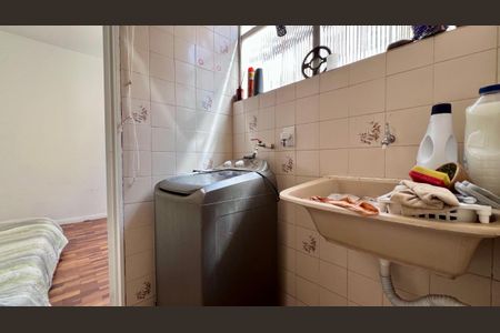 Apartamento à venda com 70m², 3 quartos e 1 vagaÁrea de Serviço