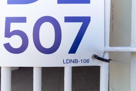 Casa à venda com 216m², 2 quartos e 2 vagasPlaca